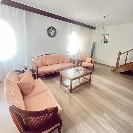 Thess House With Parking Salonicco